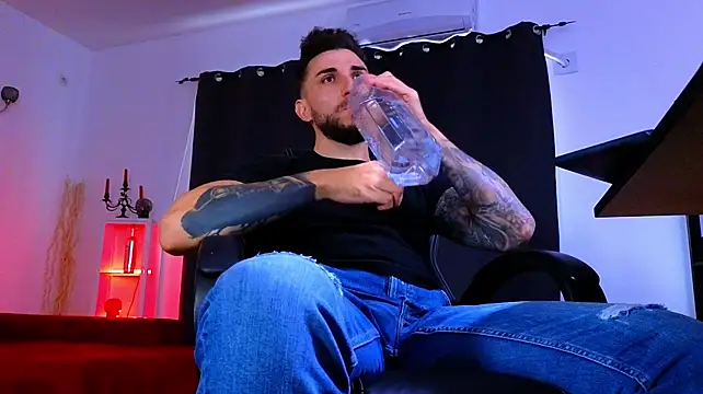XXX chat uživo modela MightyAaron66