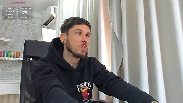JonahShaw Chat XXX in diretta