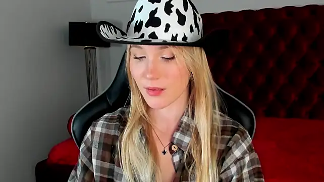 Chat +18 de ElaraVoltage ao vivo