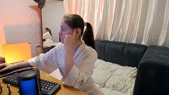 Holliy_Coopern Live XXX chat