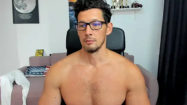 XXX chat uživo modela BrutusK08