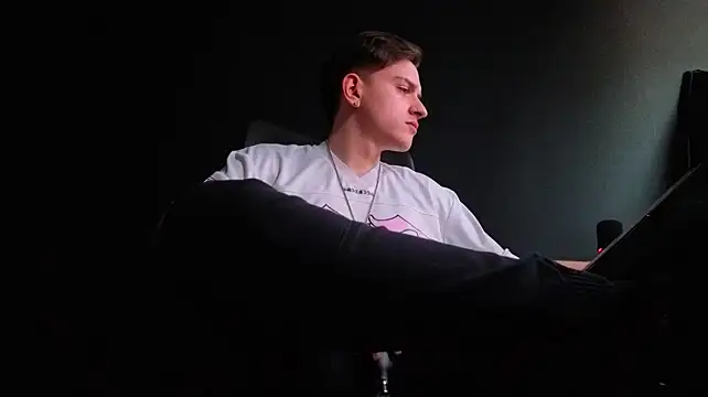 FelixStarkk 라이브 XXX 채팅