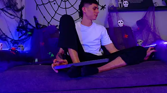 BryanGrey__ – Naživo XXX chat