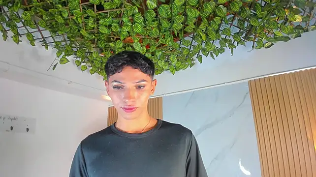 im_sebaslopez Adlı Modelin Canlı XXX Sohbeti