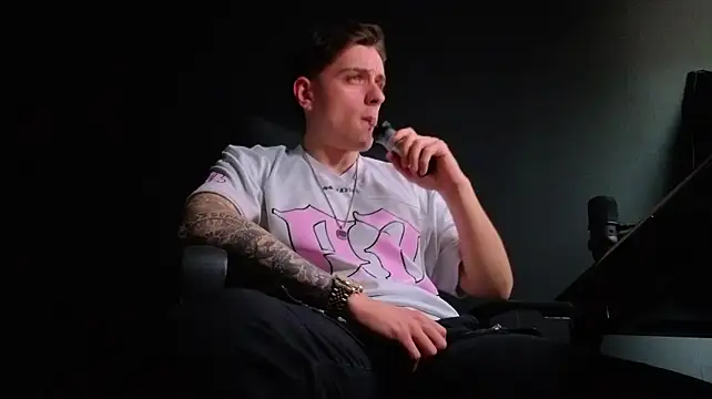 Czat XXX na żywo – FelixStarkk