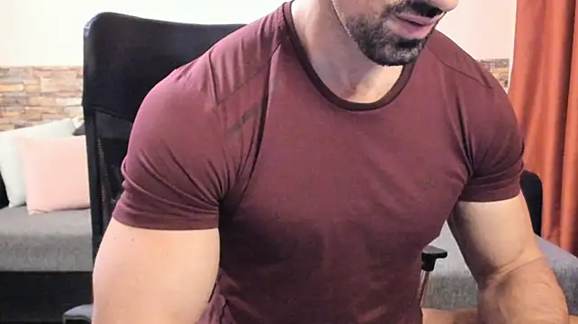 Živý XXX chat HotHunkTrainer