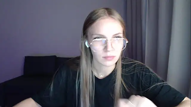 HitGyrl's Live XXX Chat