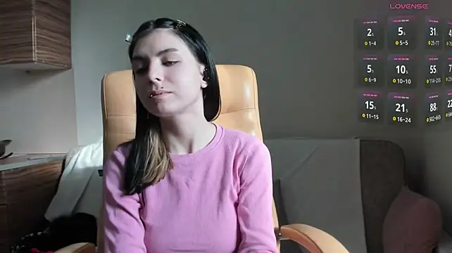ErlinaBuoy Adlı Modelin Canlı XXX Sohbeti