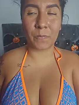 Chat +18 de Ambar-rousee ao vivo