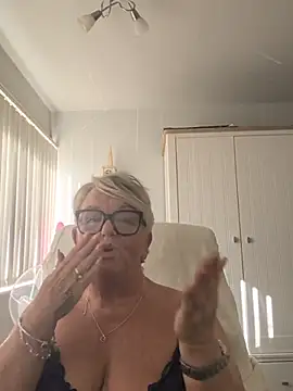 Chat +18 de Bridget-valentine ao vivo