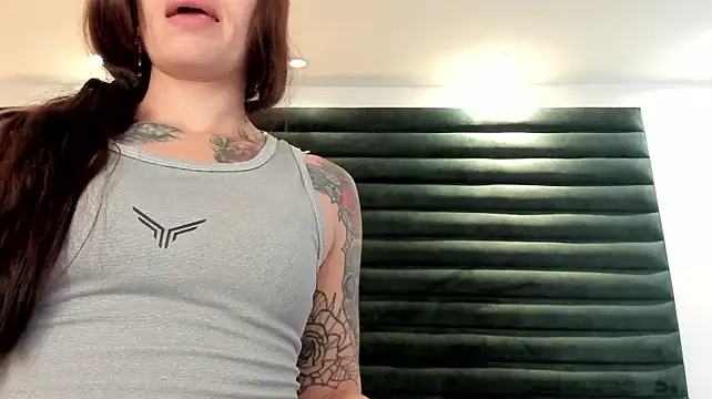 Chat +18 de ValeryMontenegro ao vivo