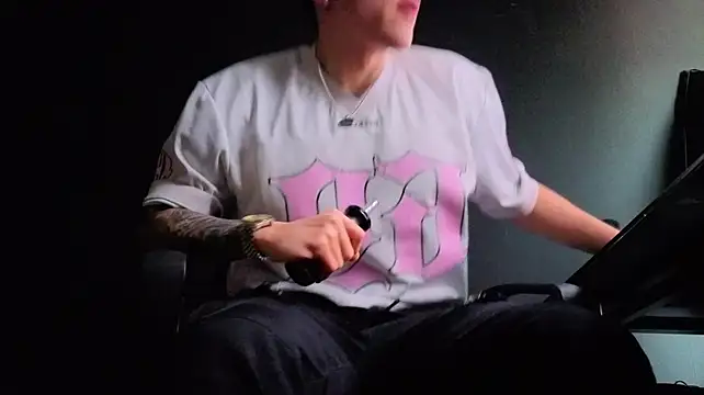 FelixStarkk লাইভ XXX চ্যাট