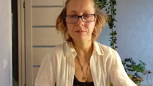 Chat +18 de LioraWeiss ao vivo