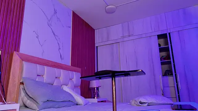 mia_hank Chat XXX in diretta