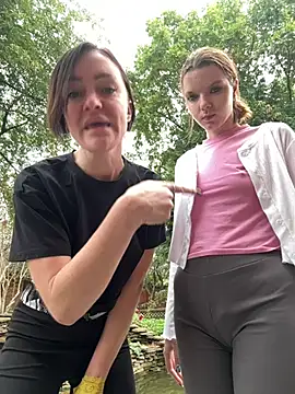 CherryBombs-n Live XXX chat