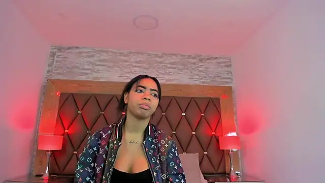 TyraKayne Adlı Modelin Canlı XXX Sohbeti