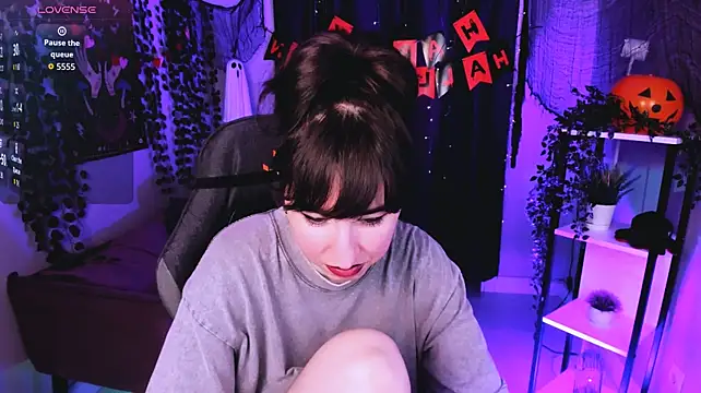 צ'אט XXX בשידור חי של Lily_xBabe