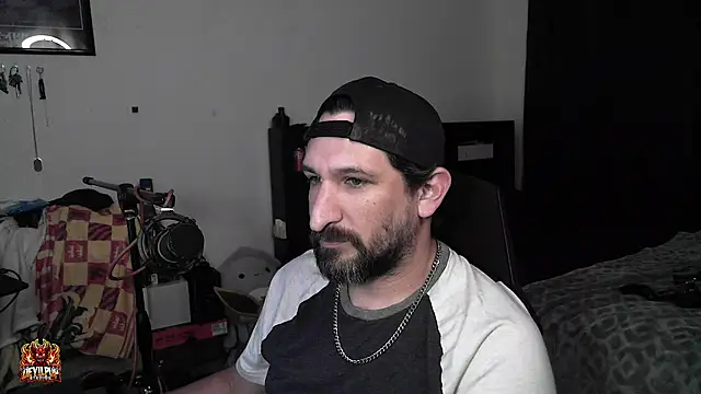 Chatroom XXX en direct de DevilPup75_