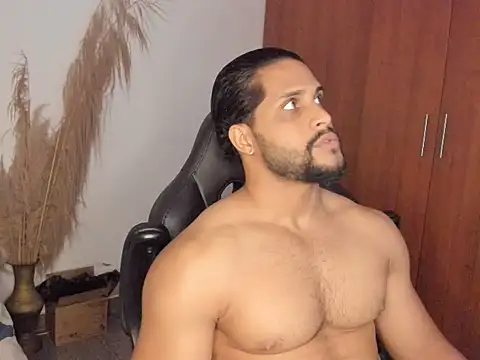 XXX chat uživo modela Pier_Simons