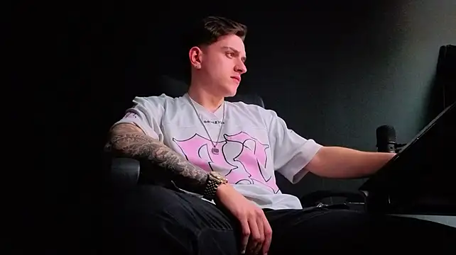 FelixStarkk 现场XXX聊天