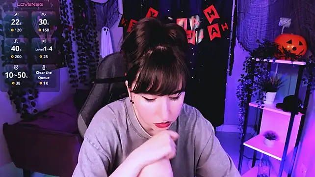 Lily_xBabe Adlı Modelin Canlı XXX Sohbeti