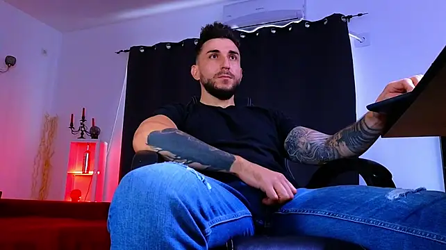 MightyAaron66 élő XXX-chatje