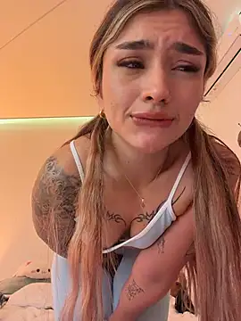Chat +18 de Ariannaa_1 ao vivo