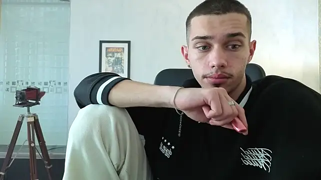 צ'אט XXX בשידור חי של KaydenDrew