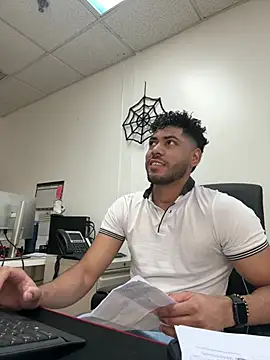Karimfucku live XXX chat