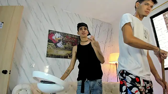 COOL_BOYS2: απευθείας συνομιλία ΧΧΧ