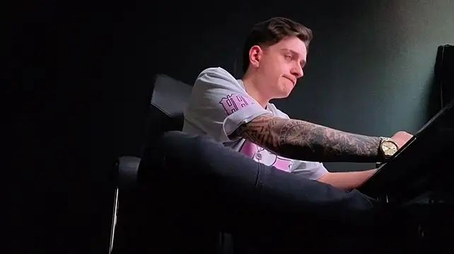 FelixStarkk Live XXX-Chat