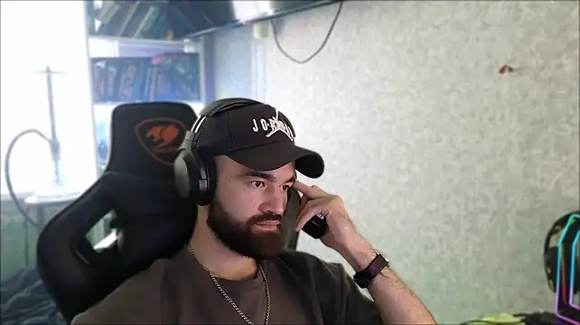 XXX chat uživo modela _Serious_Man
