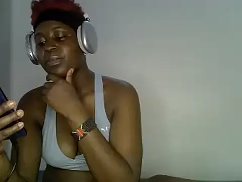Queennmodell's Live XXX Chat
