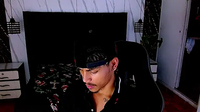 Czat XXX na żywo – Angel_foxc13