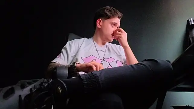 FelixStarkk: онлайн-секс-чат