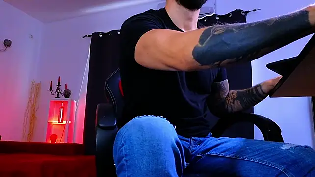XXX chat uživo modela MightyAaron66