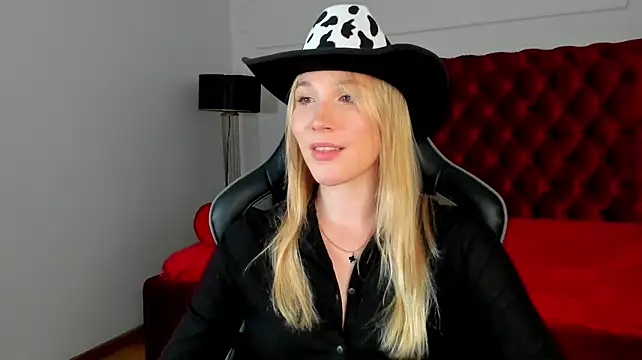 ElaraVoltage Live XXX-Chat