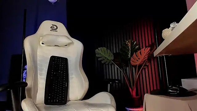 uptomatty Chat XXX live