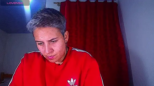 Chat XXX en directo de Yessi_rousse