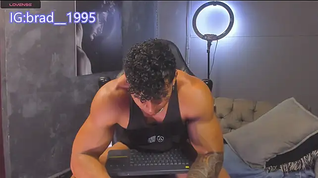 bradley_smith's Live XXX Chat