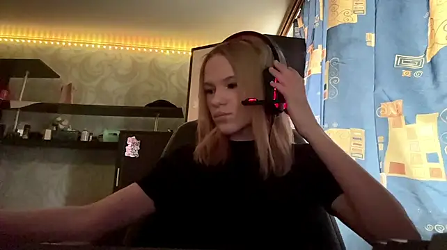 Chat +18 de linaloawot ao vivo
