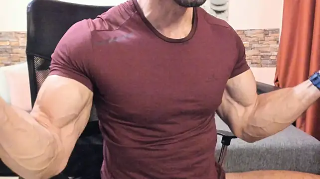 HotHunkTrainer Live XXX-Chat