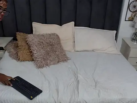 Živý XXX chat ThiaraMegan