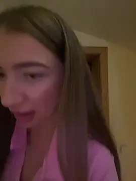 AlexaVee_ Adlı Modelin Canlı XXX Sohbeti