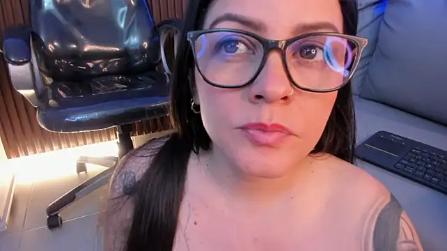 Chat +18 de Zara_Jackson ao vivo