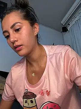 Chat +18 de channel-rose1 ao vivo