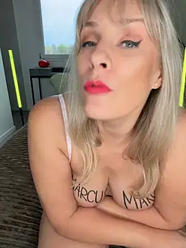 Chat +18 de SophieFinely ao vivo