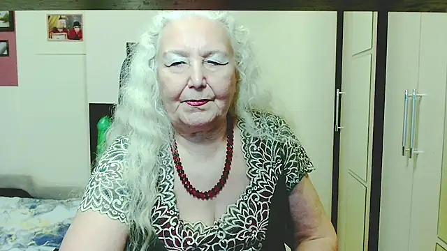 Chat +18 de GrannyAlisa ao vivo