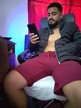 BadboyX333 live XXX chat