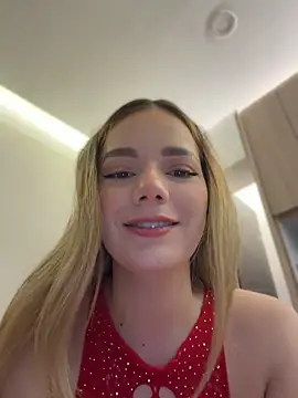 צ'אט XXX בשידור חי של NicoleCut